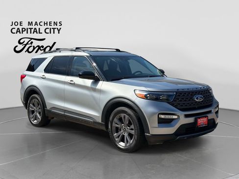 Used 2023 Ford Explorer XLT w/ Equipment Group 202A AWD/4WD image 38