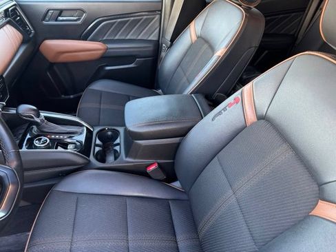 Certified 2024 GMC Canyon AT4 AWD/4WD image 6