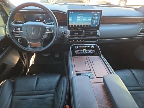 Used 2023 Lincoln Navigator Black Label image 12