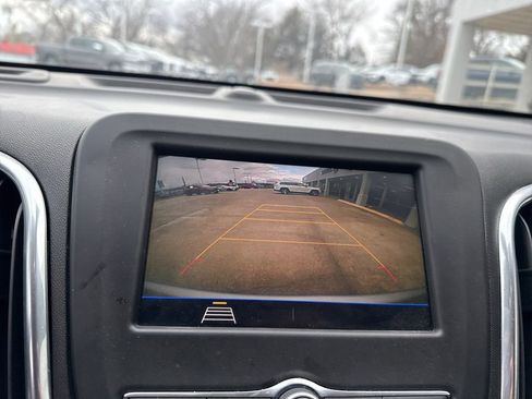 Used 2020 Chevrolet Equinox LT image 25