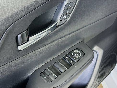 Used 2024 Toyota Prius Prime Premium FWD image 21