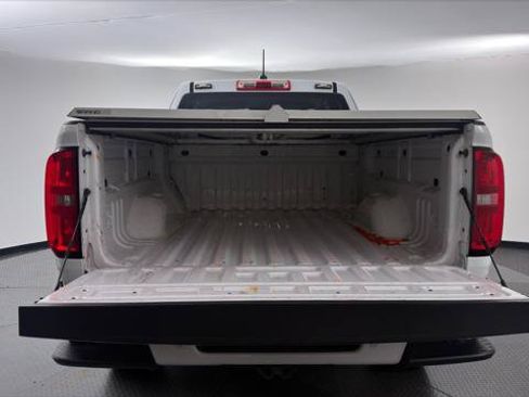 Used 2022 Chevrolet Colorado LT w/ Fleet Safety Package RWD image 19
