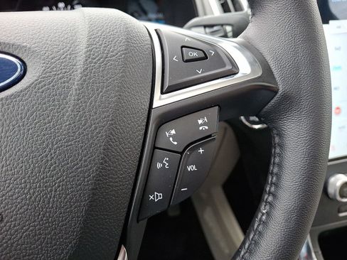 Used 2022 Ford Edge Titanium image 19