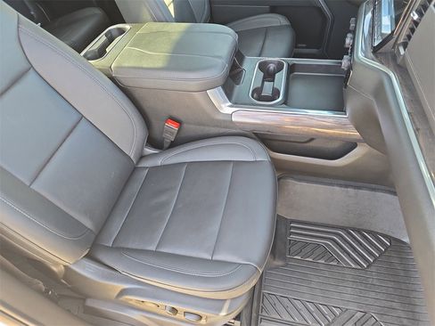 Used 2025 Chevrolet Silverado 2500 LTZ w/ LTZ Premium Package image 10