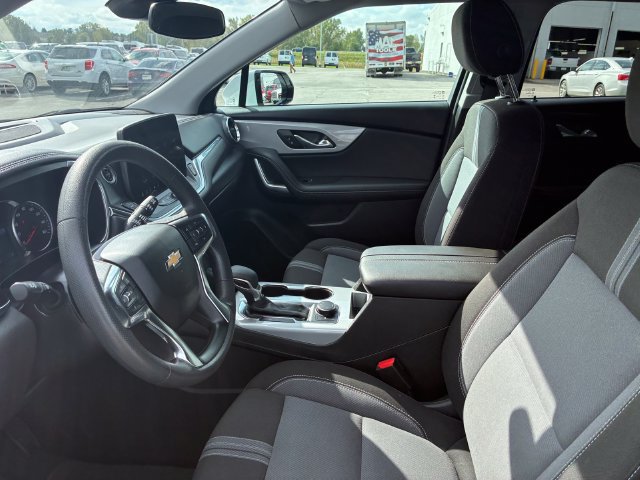 Used 2025 Chevrolet Blazer LT AWD/4WD image 12