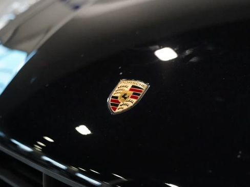 Used 2018 Porsche Macan Turbo AWD/4WD image 5