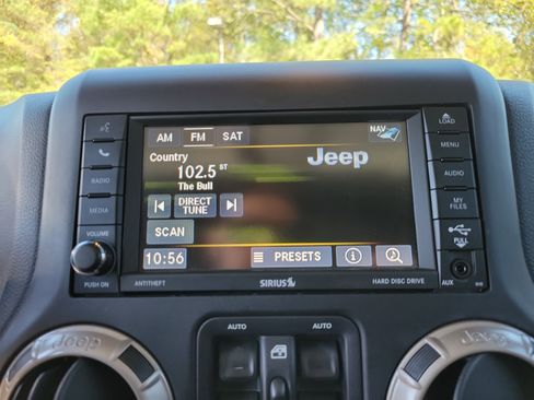 Used 2017 Jeep Wrangler 75th Anniversary image 15