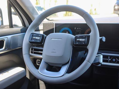 Used 2024 Hyundai Santa Fe SE image 16