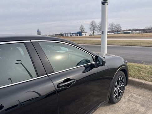 Used 2024 Toyota Crown XLE image 10