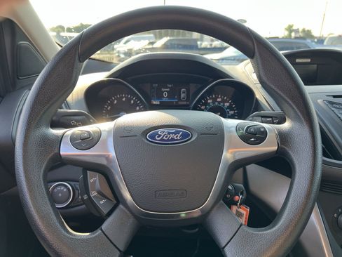 Used 2016 Ford Escape SE FWD image 16