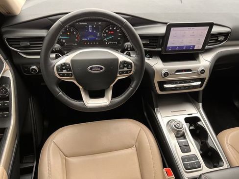 Used 2020 Ford Explorer XLT w/ Equipment Group 202A image 21