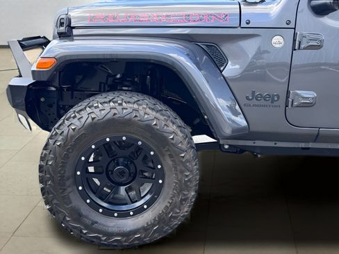 Used 2021 Jeep Gladiator Sport AWD/4WD image 39