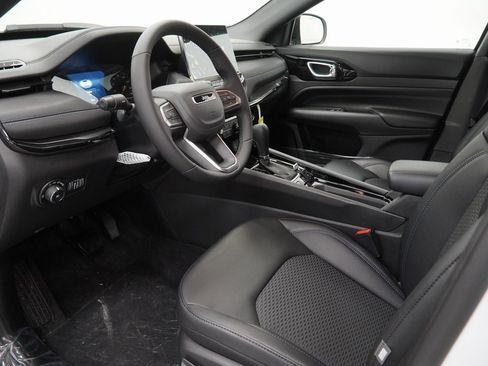 New 2026 Jeep Compass Latitude image 16