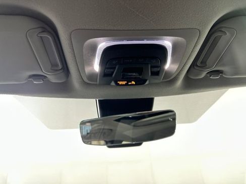 Used 2022 Toyota Corolla Cross XLE image 23