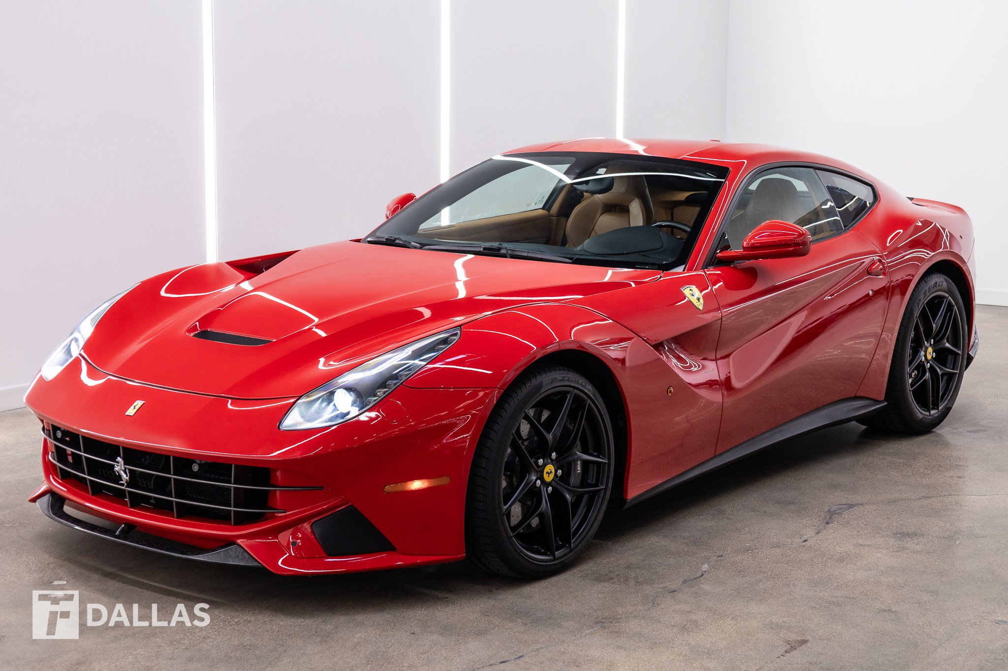Used 2015 Ferrari F12 Berlinetta RWD image 2