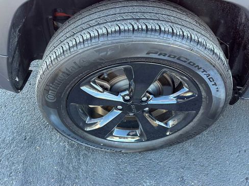 Certified 2021 Jeep Cherokee Latitude Plus image 9