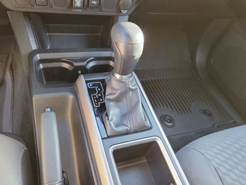 Used 2022 Toyota Tacoma SR5 image 19