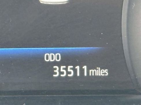 Used 2022 Toyota Venza XLE image 23