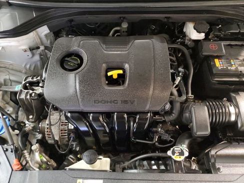 Used 2019 Hyundai Elantra SE image 23