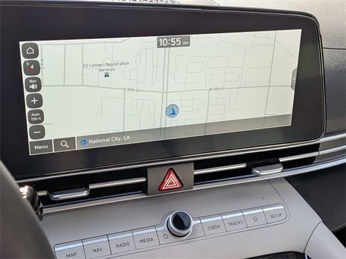 Used 2025 Hyundai Elantra Limited image 21