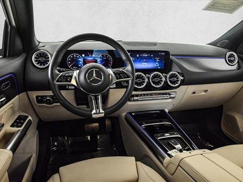 Certified 2025 Mercedes-Benz GLA 250 4MATIC image 20