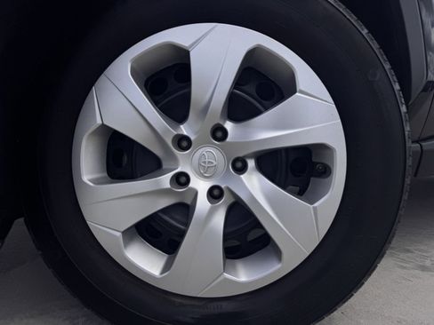 Used 2023 Toyota RAV4 LE image 9