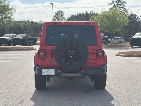 Used 2025 Jeep Wrangler Unlimited Sahara w/ Safety Group image 6