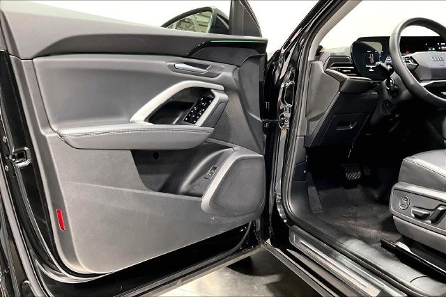 Certified 2025 Audi Q5 Premium AWD/4WD image 13