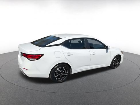 Used 2025 Nissan Sentra SV FWD image 15