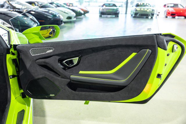Used 2023 Lamborghini Huracan Tecnica RWD image 43