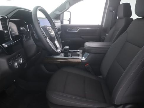 Used 2024 GMC Sierra 1500 Elevation w/ Preferred Package AWD/4WD image 16