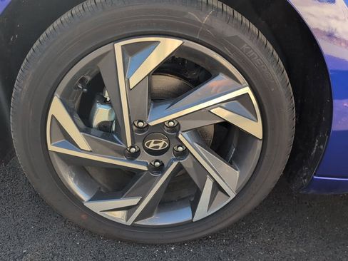 Used 2025 Hyundai Elantra SEL FWD image 25