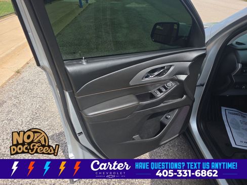 Used 2020 Chevrolet Traverse LT w/ Driver Confidence II Package FWD image 11