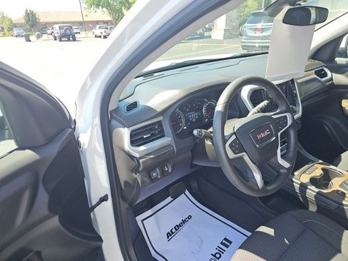 Used 2023 GMC Acadia SLE image 34