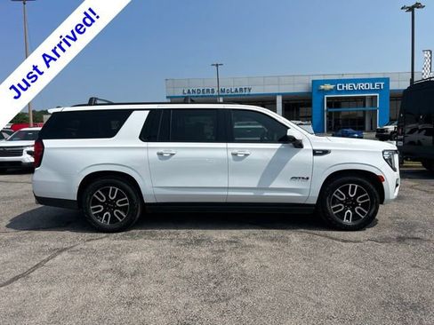 Used 2023 GMC Yukon XL AT4 w/ AT4 Premium Plus Package AWD/4WD image 2