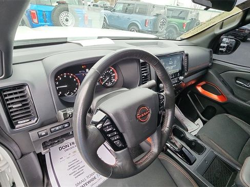 Used 2022 Nissan Frontier PRO-4X image 10