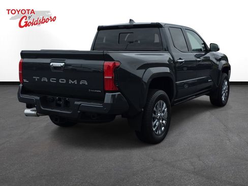 Used 2025 Toyota Tacoma Limited AWD/4WD image 5