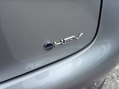 Used 2023 Toyota Prius LE FWD image 7