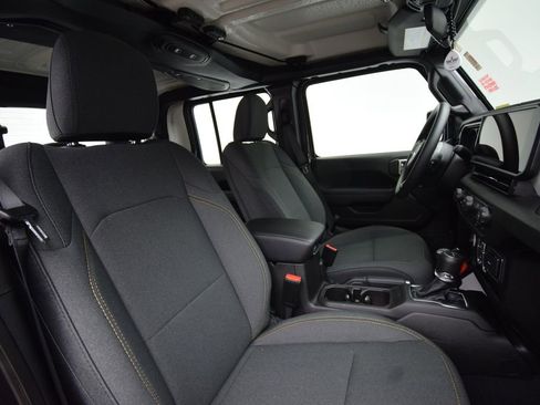 New 2026 Jeep Gladiator Sport image 19