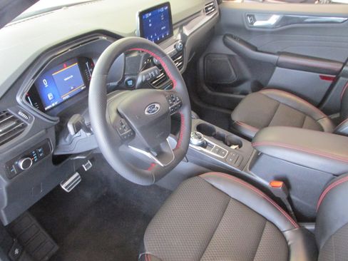 Used 2023 Ford Escape ST-Line image 25