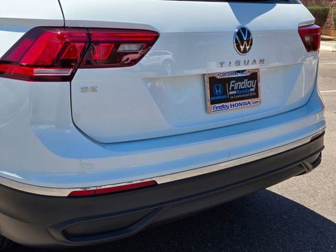Used 2022 Volkswagen Tiguan SE w/ Panoramic Sunroof Package FWD image 7