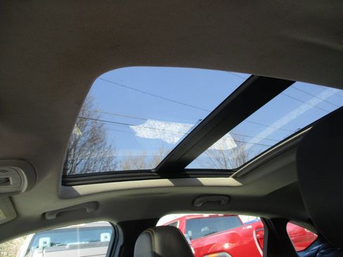 Used 2017 Chevrolet Impala LT w/ Leather Package image 8