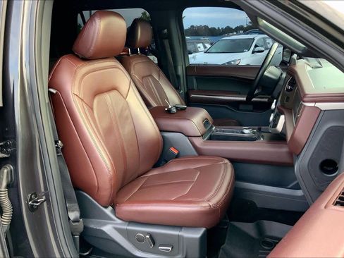 Used 2022 Ford Expedition Max Limited RWD image 9