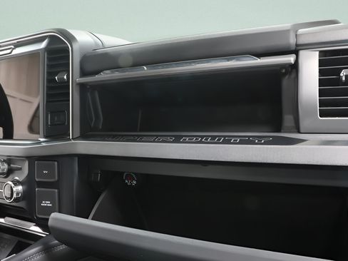 Used 2025 Ford F250 Platinum AWD/4WD image 34