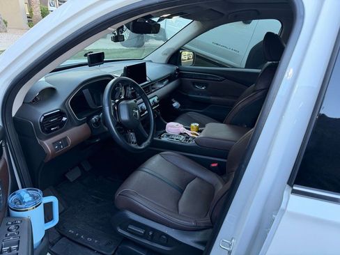 Used 2023 Honda Pilot Elite image 5
