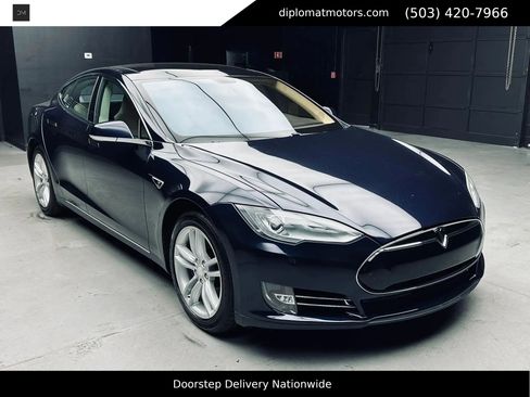 Used 2013 Tesla Model S Performance RWD image 5