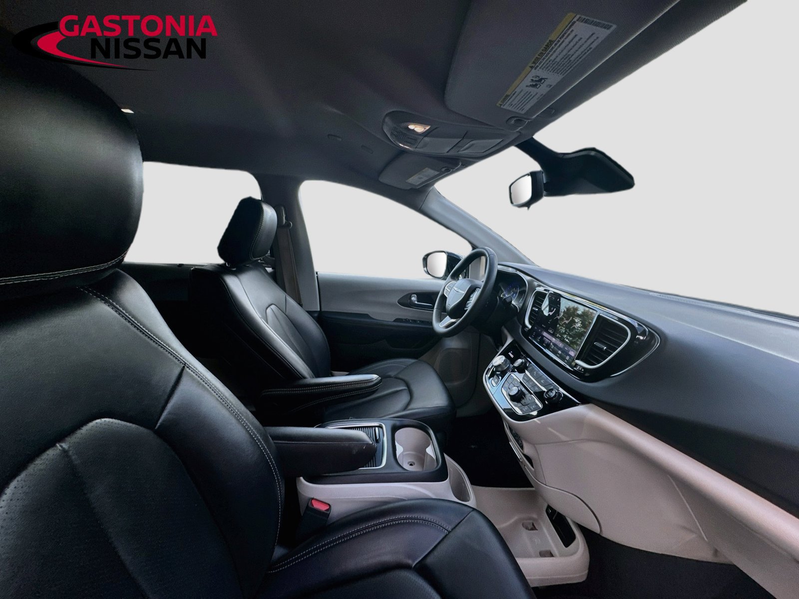 Used 2024 Chrysler Pacifica Touring-L FWD image 38