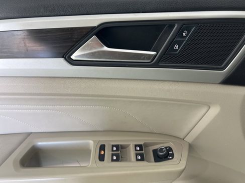 Used 2021 Volkswagen Atlas SE w/ Panoramic Sunroof Package image 21