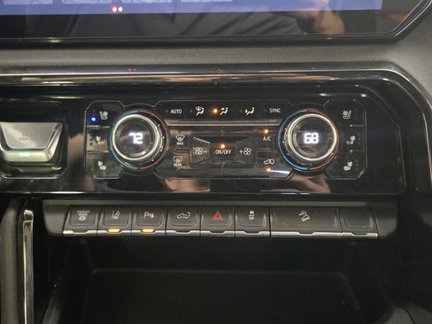 Used 2024 GMC Sierra 2500 AT4 w/ AT4 Premium Plus Package image 21