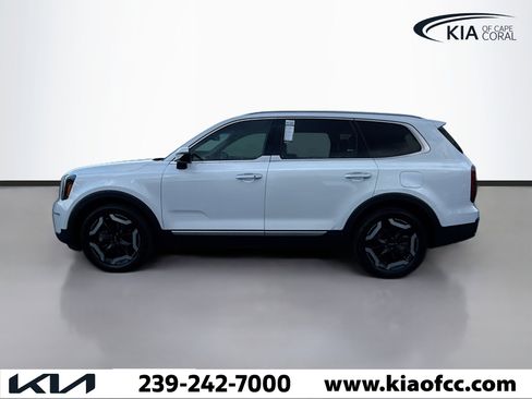 Certified 2024 Kia Telluride S w/ S Sunroof Package image 2